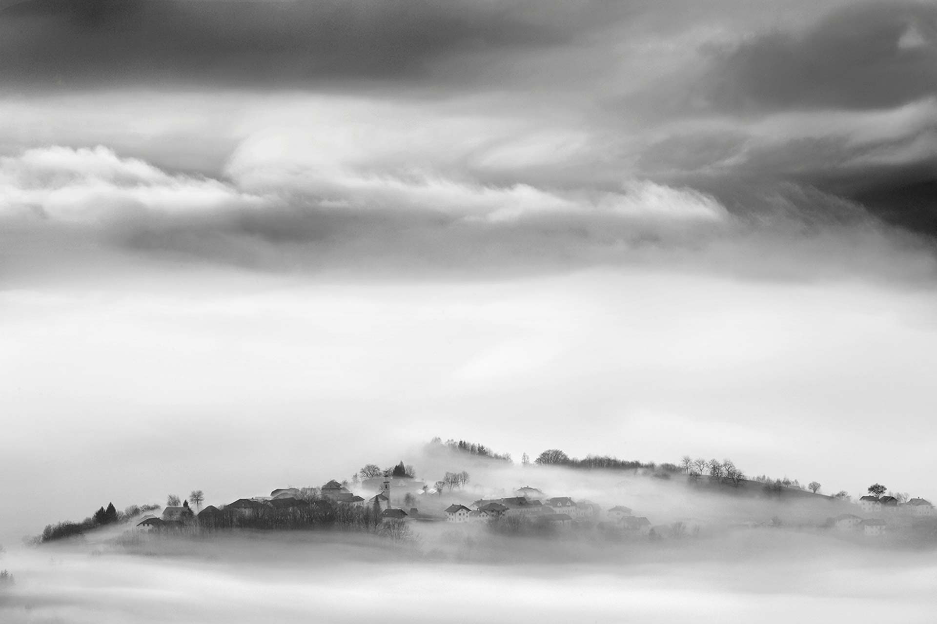 Alpago - Panoramica con nebbia